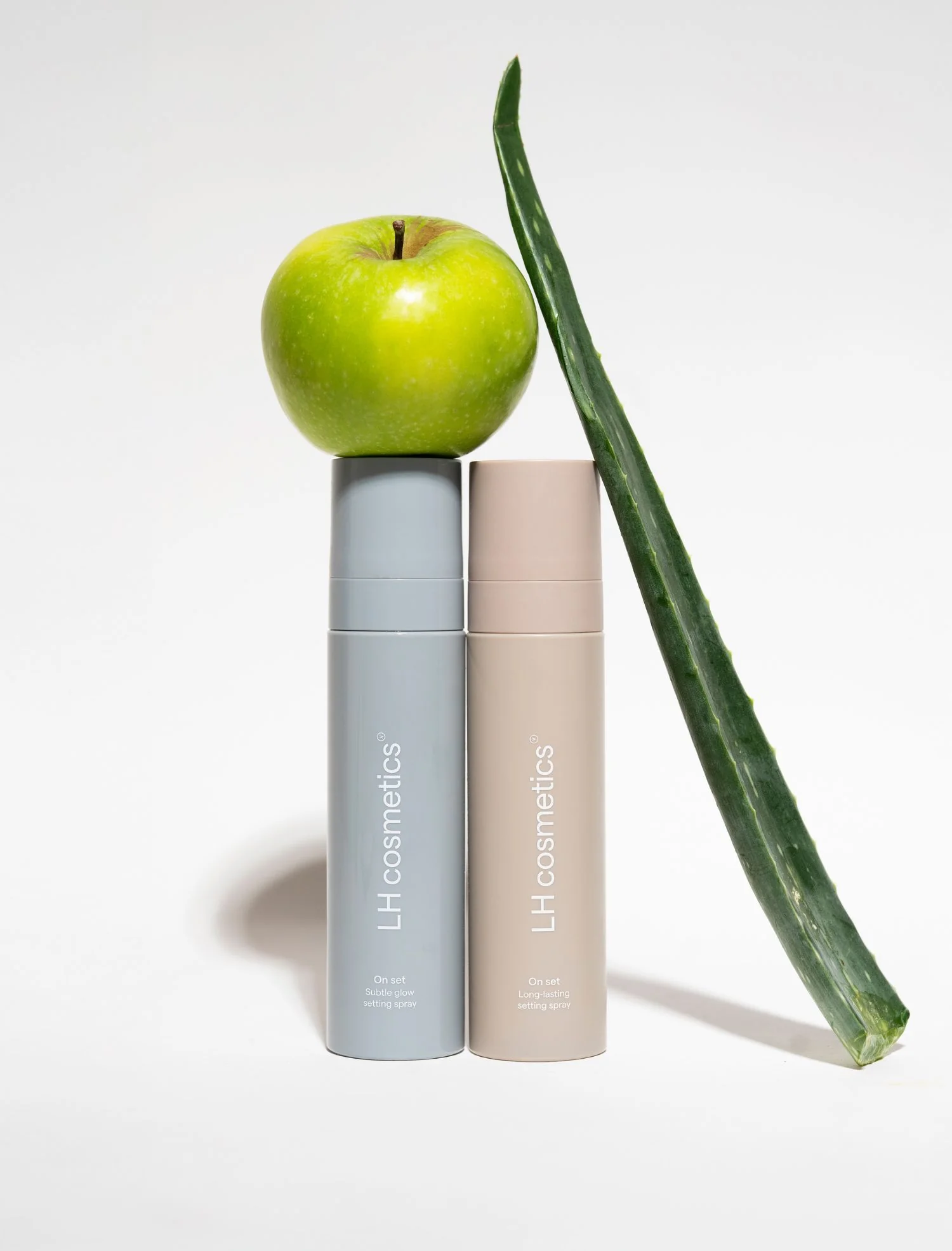 On set - long-lasting setting spray - Image 9